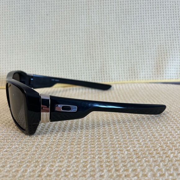 Men’s Oakley Montefrio Sunglasses - Picture 9 of 9